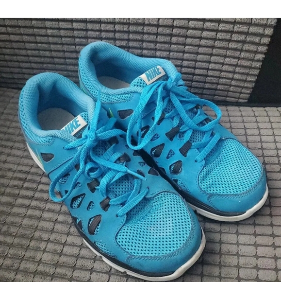 Nike Dual Fusion Run 2 Women’s Trainers Blue Size UK 5.5 EU 39.5 - Picture 3 of 10